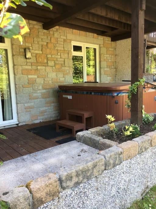 3 Bedroom Lodge With Hot Tub On Lovely Quiet Holiday Park In Cornwall Gunnislake Luaran gambar